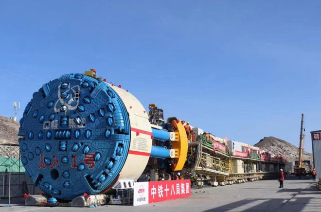 米乐 M6米乐重要突破！中国自主研制的大坡度螺旋掘进机已经成功完成转弯！